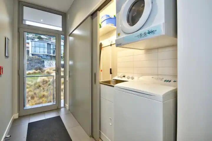 Luxury Lakeview 2 Bedroom Apartment Queenstown Eksteriør billede